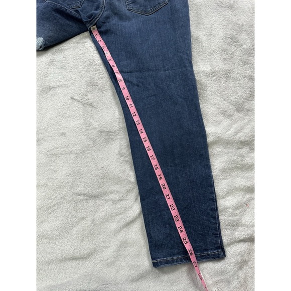 Levi's Boyfriend Jeans Women 31 Medium Wash Blue Denim Distressed Casual Stretch - Picture 8 of 12